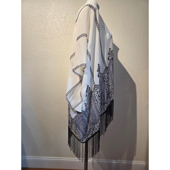 Cruise Club Black and White Fringe Kimono Wrap Cover Up FT10020 One Size NWT - Picture 4 of 7